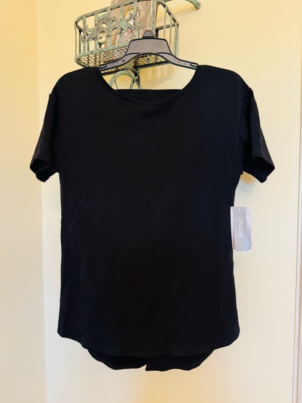 NWT Chico's Zenergy Black Tunic SS Top